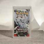Acrílico Sellado con Sobre White Flare – Pokémon TCG | TPM TCG |  Lote limitado a 30 pzs