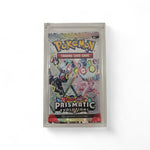 Acrílico Sellado con Sobre Prismatic Evolutions  – Pokémon TCG | TPM TCG |  Lote limitado a 24 pzs