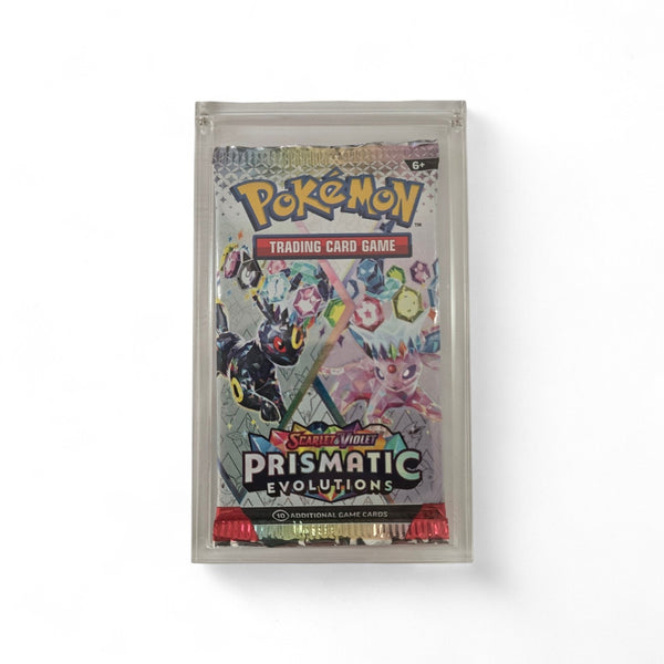 Acrílico Sellado con Sobre Prismatic Evolutions  – Pokémon TCG | TPM TCG |  Lote limitado a 24 pzs