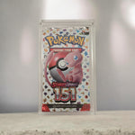 Acrílico Sellado con Sobre S&V 151  – Pokémon TCG | TPM TCG |  Lote limitado a 24 pzs